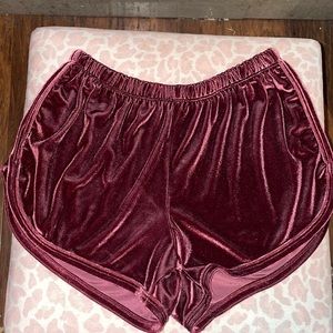 ❤️❤️Burgundy velvet shorty shorts❤️❤️